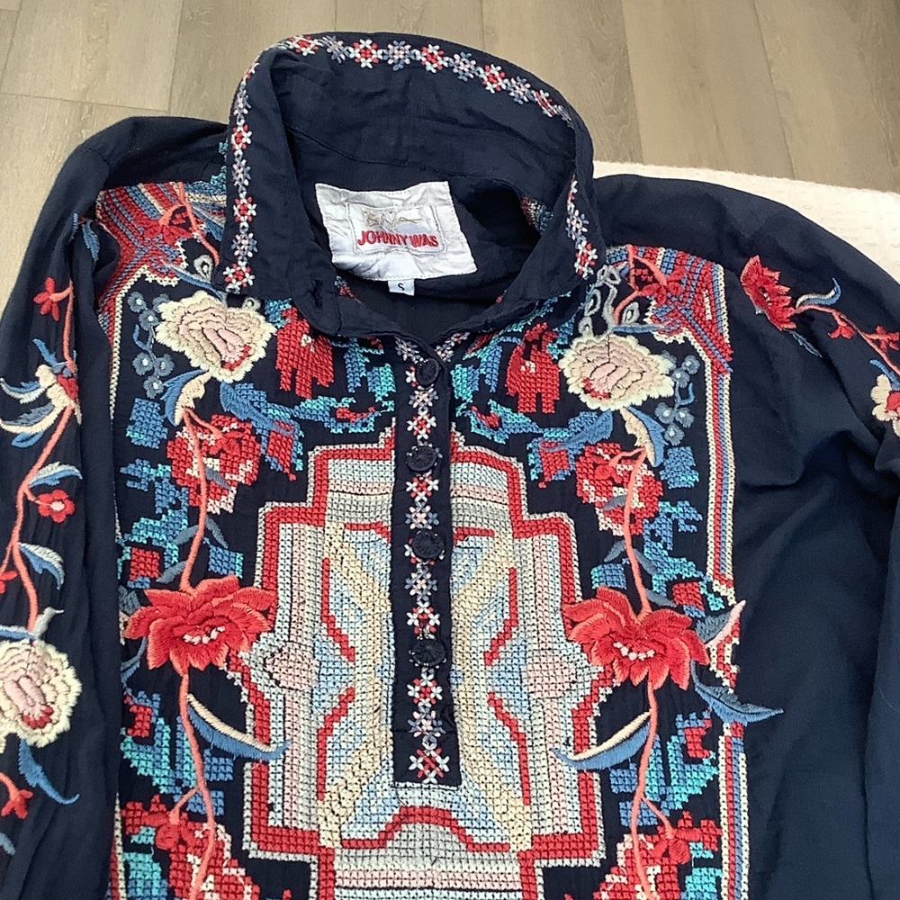 Johnny Was Tunic with Embroidery - Picture 10 of 11